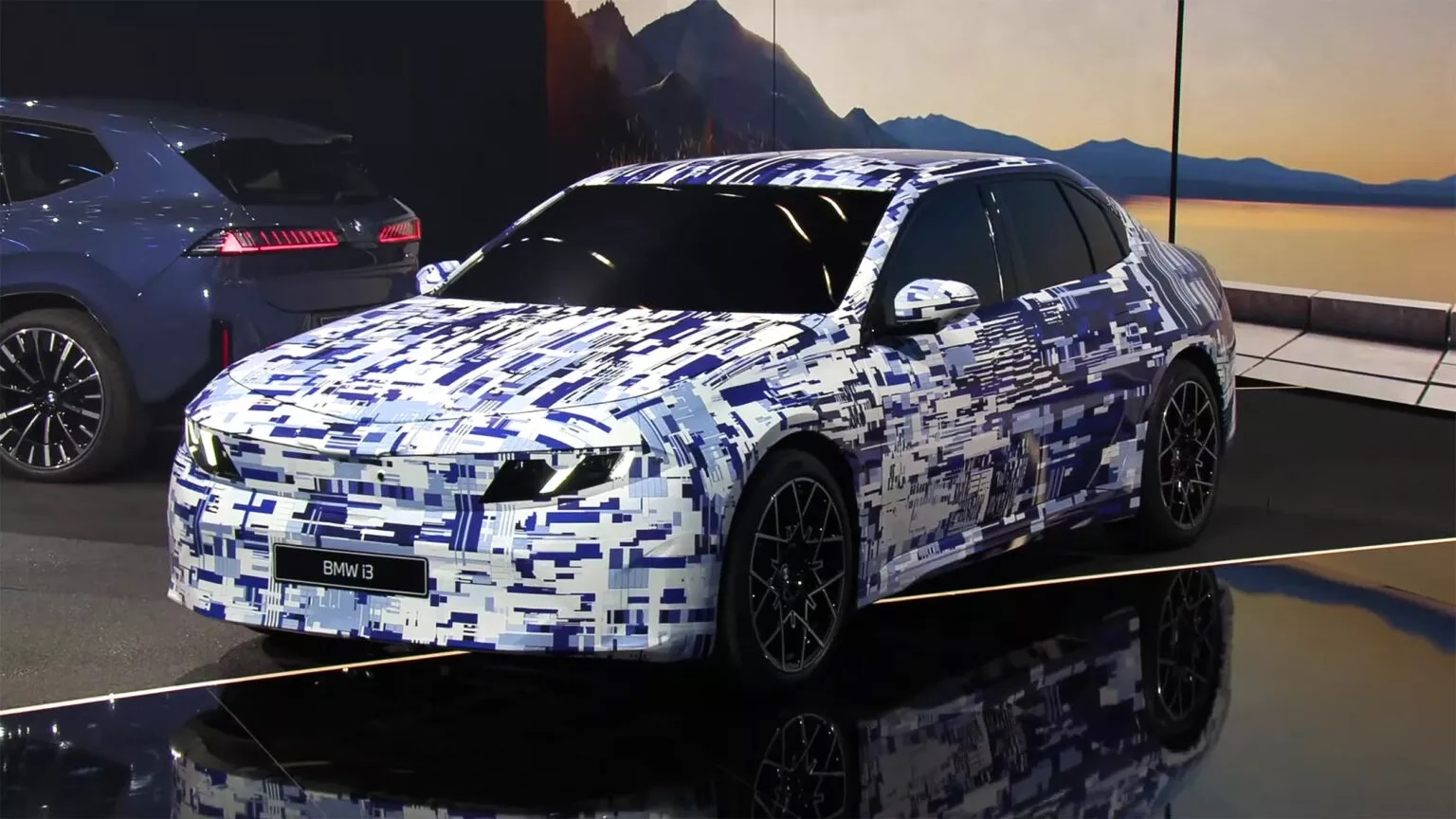 BMW sẽ không phạm sai lầm như Mercedes-Benz đã từng: Làm xe bán tải- Ảnh 4. BMW sẽ không phạm sai lầm như Mercedes-Benz đã từng: Làm xe bán tải- Ảnh 4.