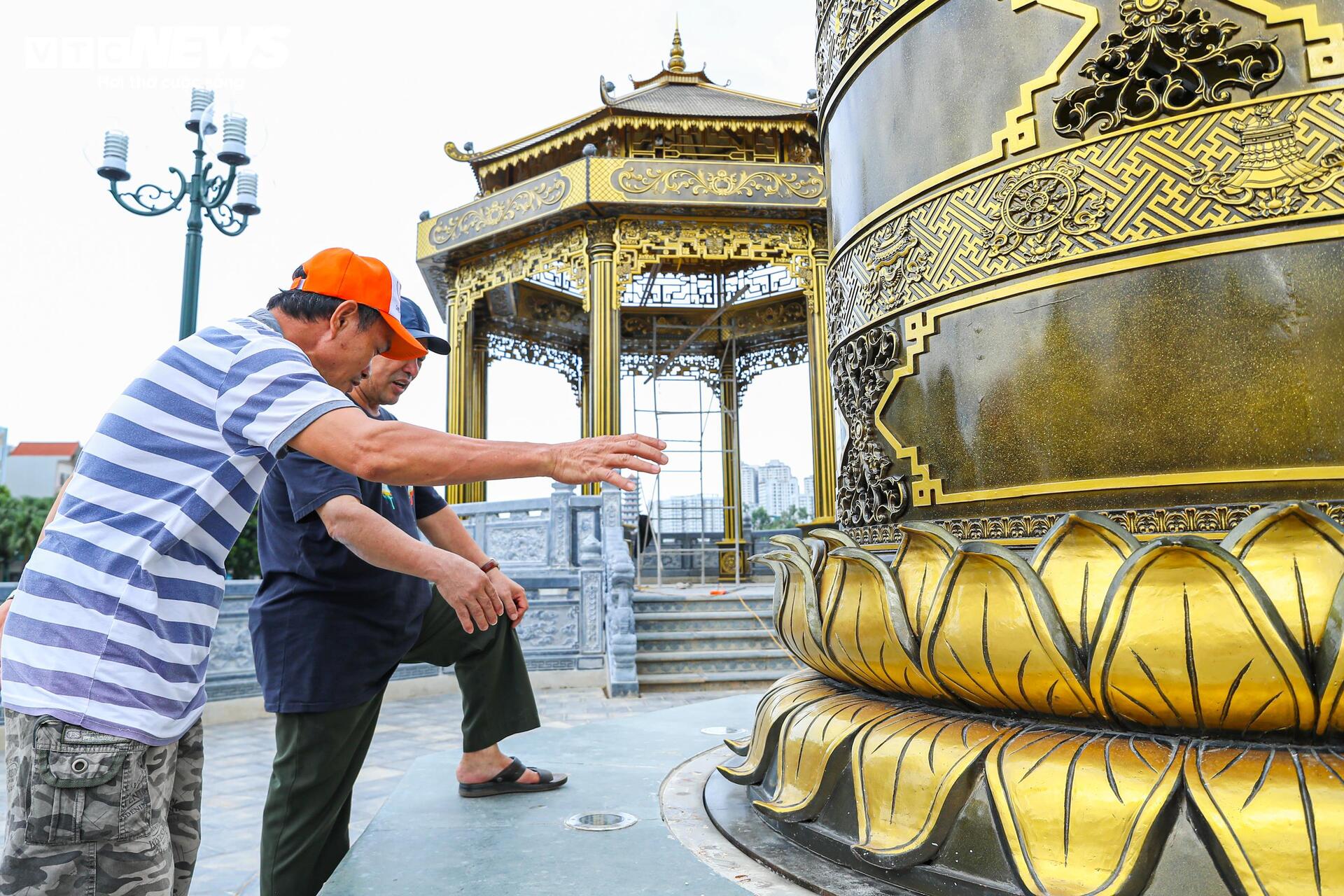 Đập dâng đầu tiên hoạt động, mang dòng nước xanh ‘hồi sinh’ sông Tô Lịch- Ảnh 14.