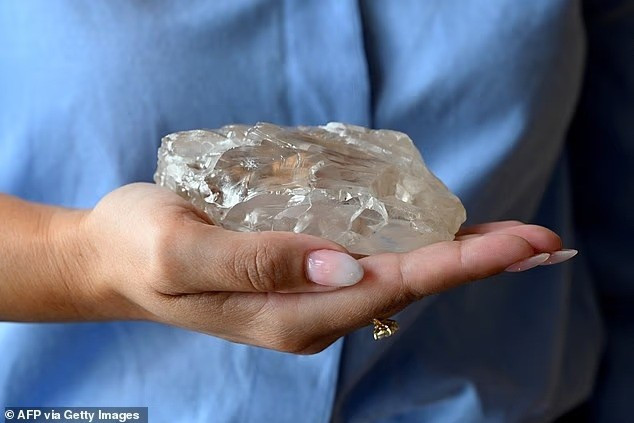 Hé lộ viên kim cương cỡ lớn hiếm có nhất trong hơn một thế kỷ- Ảnh 1.