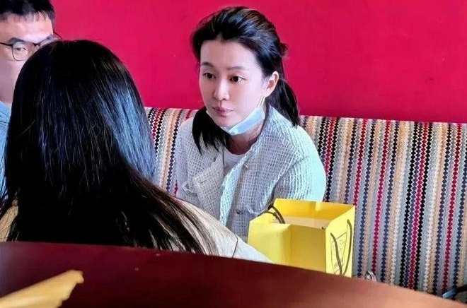 Làm ơn đừng đưa nước tẩy trang cho 5 mỹ nhân showbiz này kẻo lại thất vọng!- Ảnh 10. Làm ơn đừng đưa nước tẩy trang cho 5 mỹ nhân showbiz này kẻo lại thất vọng!- Ảnh 10.