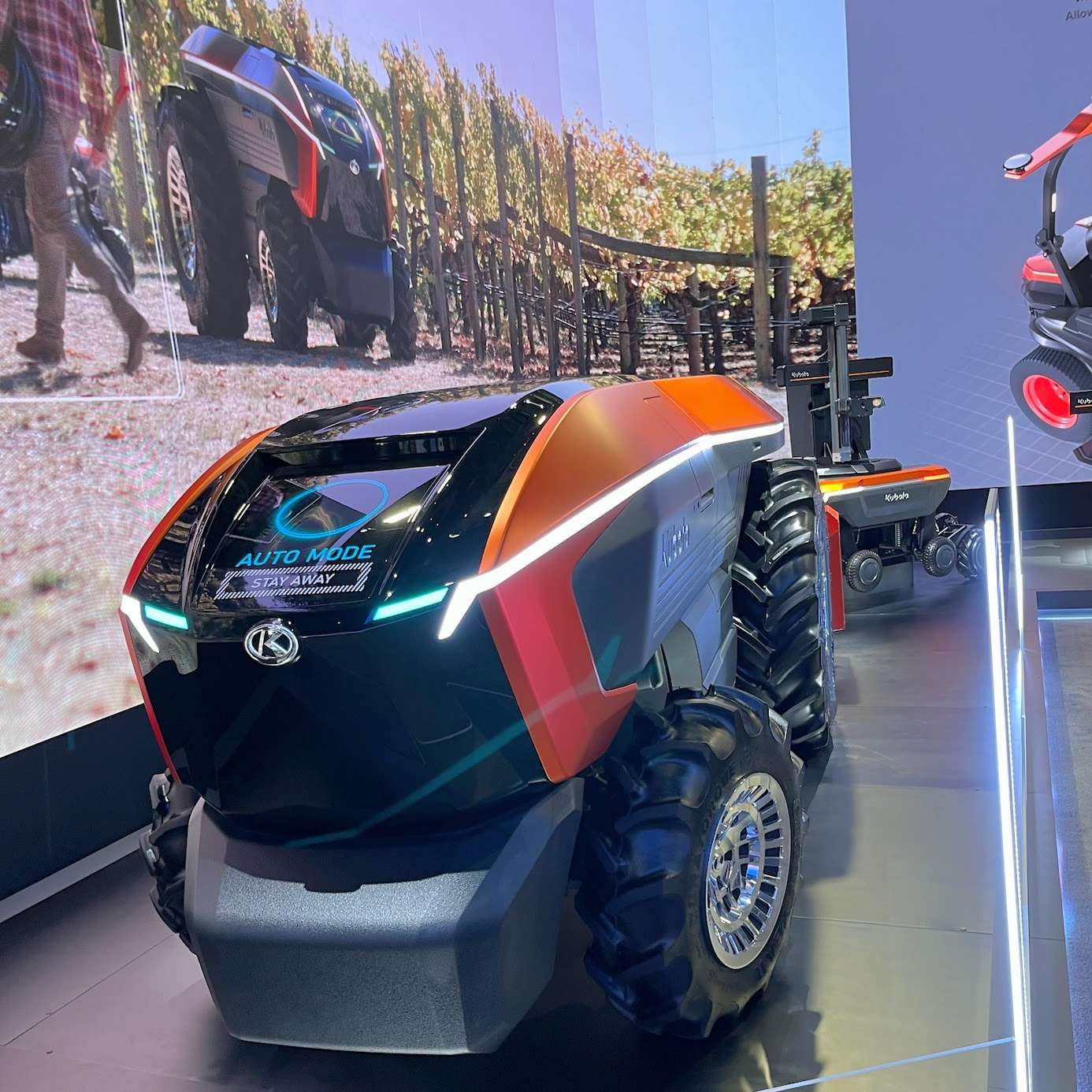 Nhật Bản ra mắt máy kéo không người lái chạy bằng hydro đầu tiên trên thế giới- Ảnh 11.