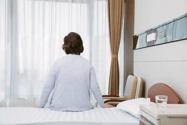 Người Cao Tuổi Đi Ngủ Quá Sớm Có Nguy Cơ Gì? Nhiều Bác Sĩ Khuyên Người Trên 65 Tuổi Nên Cố Gắng Ngủ Vào Thời Điểm Này- Ảnh 4. Người Cao Tuổi Đi Ngủ Quá Sớm Có Nguy Cơ Gì? Nhiều Bác Sĩ Khuyên Người Trên 65 Tuổi Nên Cố Gắng Ngủ Vào Thời Điểm Này- Ảnh 4.