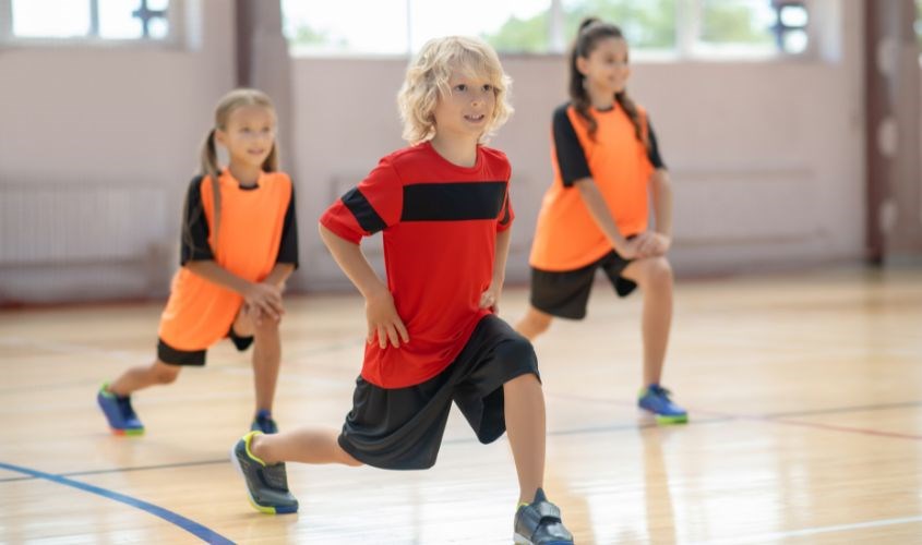 Nhảy, chạy hay đi bộ – đâu là bài vận động CHUẨN cho từng độ tuổi?- Ảnh 1. Nhảy, chạy hay đi bộ – đâu là bài vận động CHUẨN cho từng độ tuổi?- Ảnh 1.