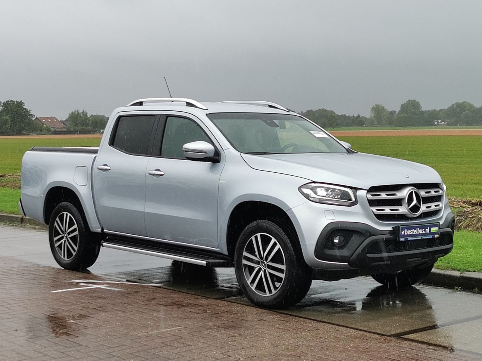 BMW sẽ không phạm sai lầm như Mercedes-Benz đã từng: Làm xe bán tải- Ảnh 2. BMW sẽ không phạm sai lầm như Mercedes-Benz đã từng: Làm xe bán tải- Ảnh 2.