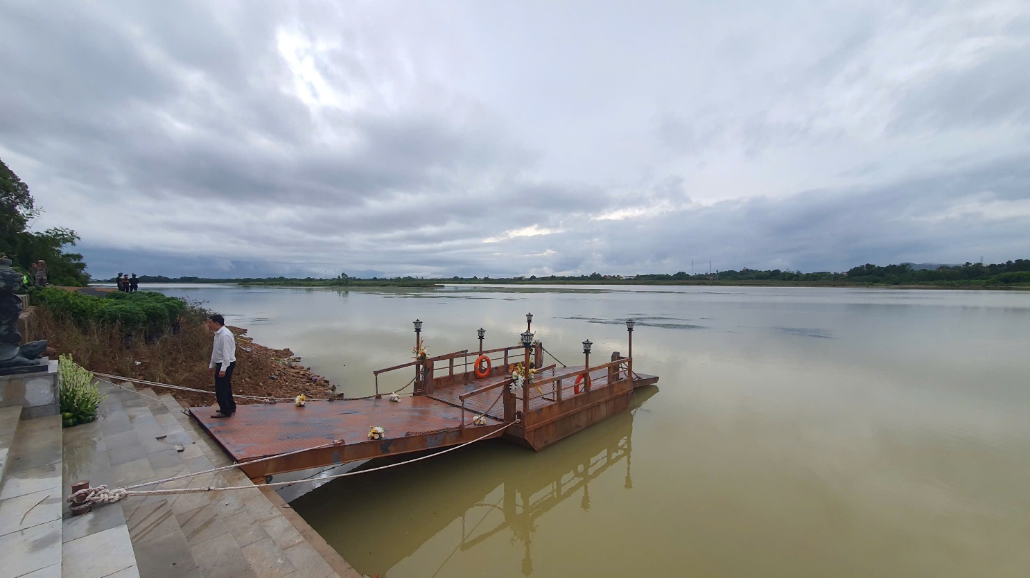 Những huyền thoại bất tử b&ecirc;n d&ograve;ng s&ocirc;ng xanh Long Đại- Ảnh 2.