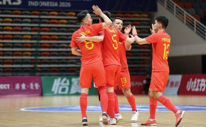 Báo Trung Quốc: “Sau thất bại tan nát 2-7 trước Việt Nam, ĐT Trung Quốc đã có một trận điên rồ”- Ảnh 2.