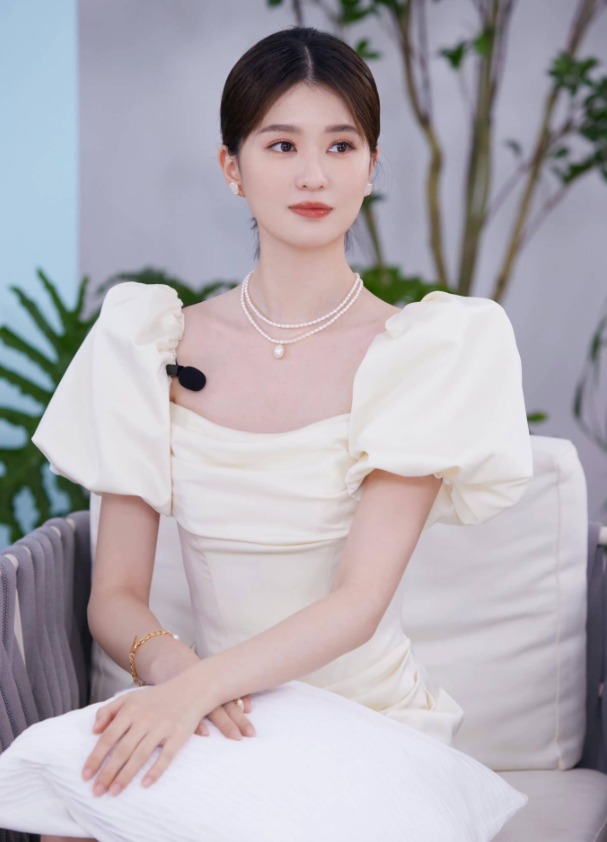 Làm ơn đừng đưa nước tẩy trang cho 5 mỹ nhân showbiz này kẻo lại thất vọng!- Ảnh 12. Làm ơn đừng đưa nước tẩy trang cho 5 mỹ nhân showbiz này kẻo lại thất vọng!- Ảnh 12.