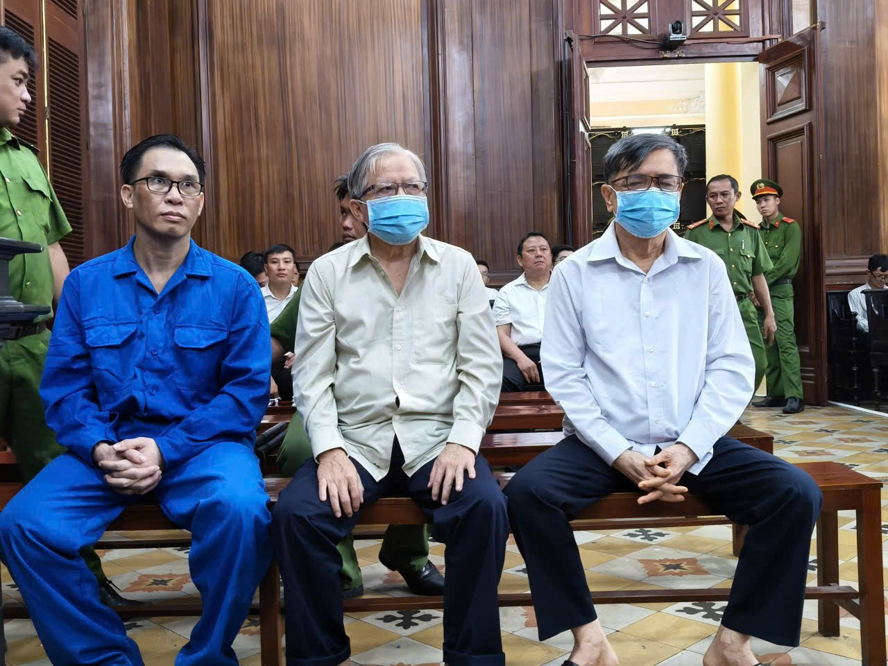 Tuyên phạt bị cáo Đinh Trường Chinh 13 năm tù, buộc nộp lại 970 tỷ đồng- Ảnh 3.