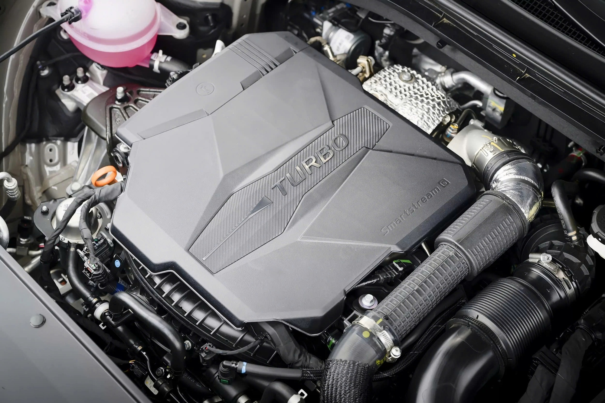 Chuyện lạ nhưng có thật: Kia Sorento bản mới tại quốc gia này tăng giá bán nhưng cắt trang bị- Ảnh 4. Chuyện lạ nhưng có thật: Kia Sorento bản mới tại quốc gia này tăng giá bán nhưng cắt trang bị- Ảnh 4.