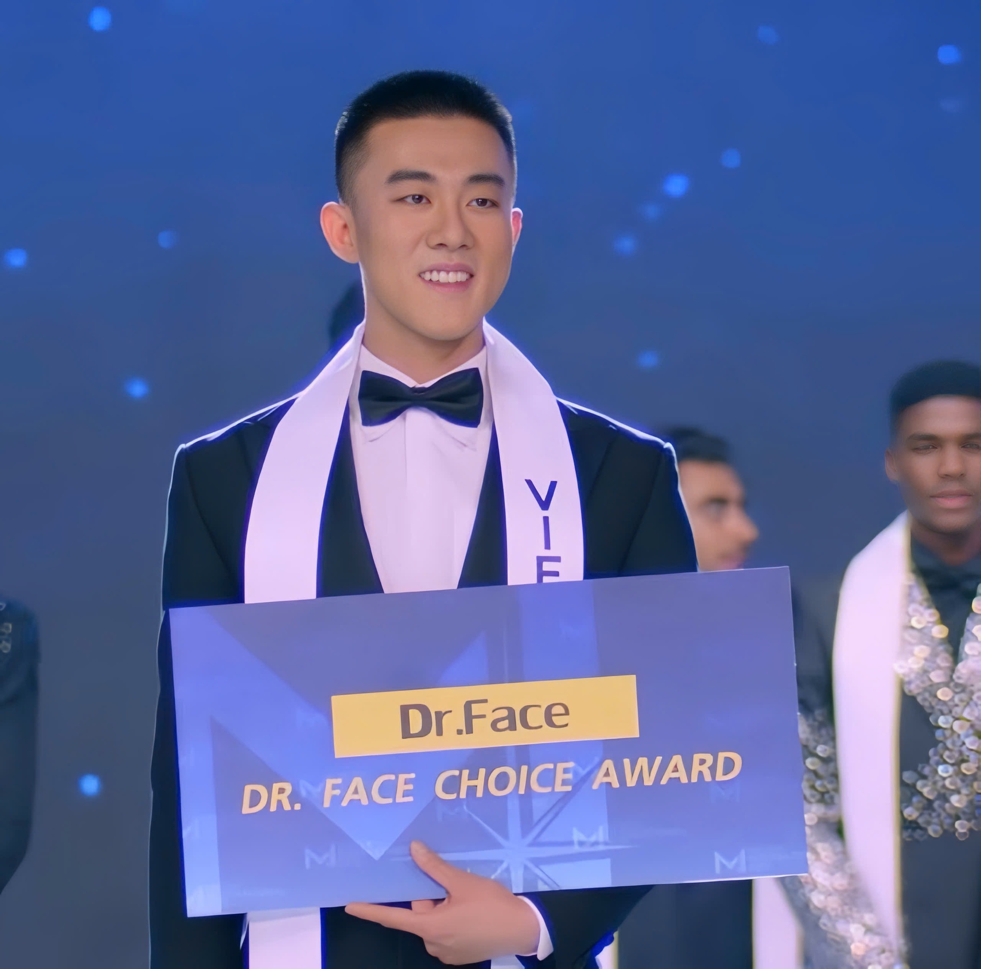Đoàn Công Vinh giành loạt giải thưởng phụ, sẵn sàng cho đêm chung kết Mr International 2025- Ảnh 2. Đoàn Công Vinh giành loạt giải thưởng phụ, sẵn sàng cho đêm chung kết Mr International 2025- Ảnh 2.