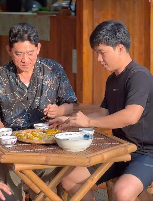 Huỳnh Anh Tuấn sau đột quỵ tim, não- Ảnh 2. Huỳnh Anh Tuấn sau đột quỵ tim, não- Ảnh 2.