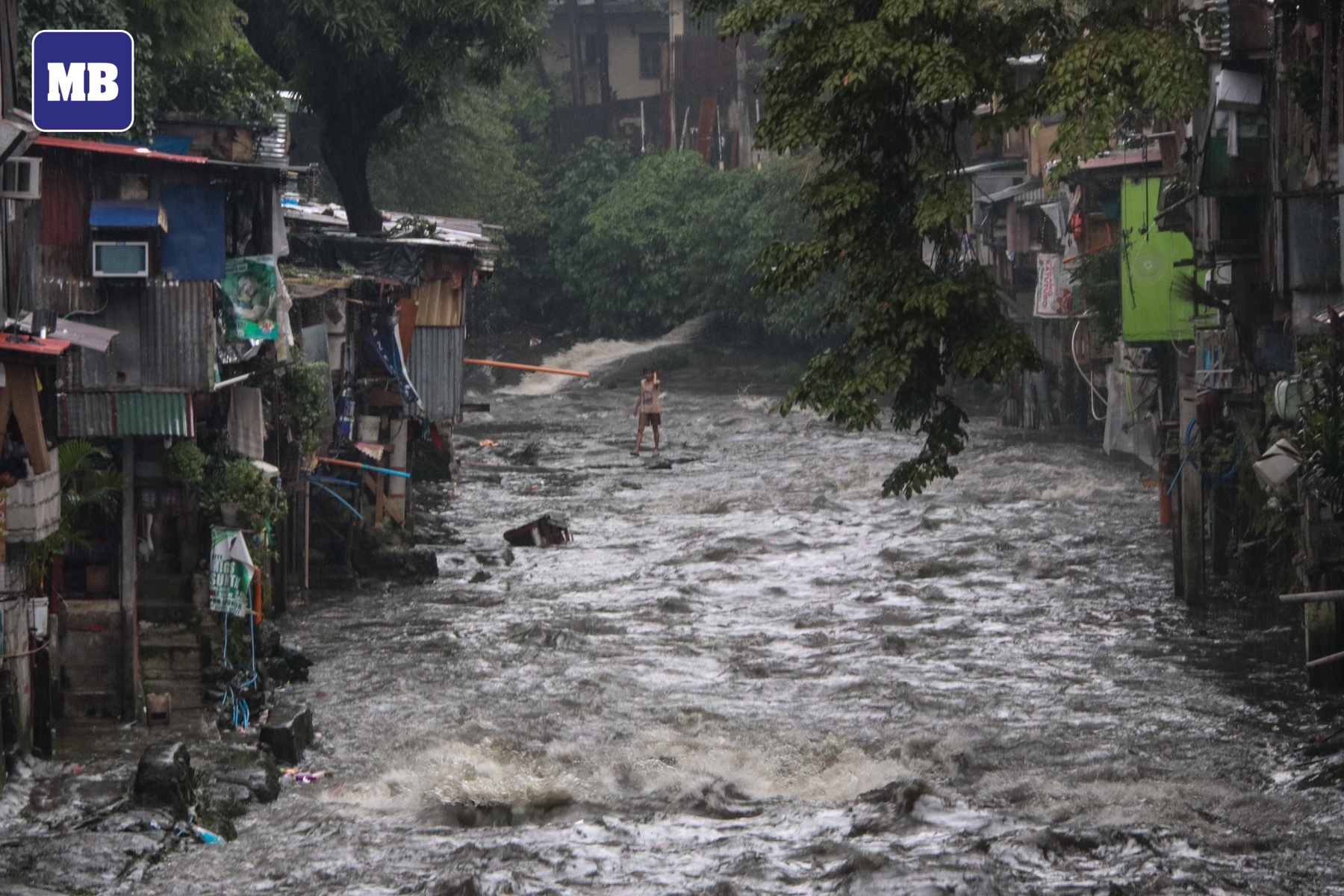 Cảnh tượng đổ nát ở Philippines sau bão Bualoi: Ít nhất 4 người chết, hàng chục nghìn dân phải sơ tán- Ảnh 11. Cảnh tượng đổ nát ở Philippines sau bão Bualoi: Ít nhất 4 người chết, hàng chục nghìn dân phải sơ tán- Ảnh 11.