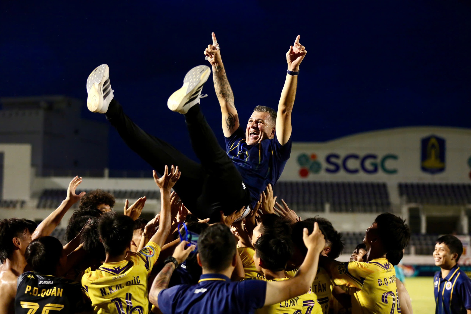 Hà Nội FC liên tiếp vô địch: Cái tâm, cái tầm của bầu Hiển!- Ảnh 1.