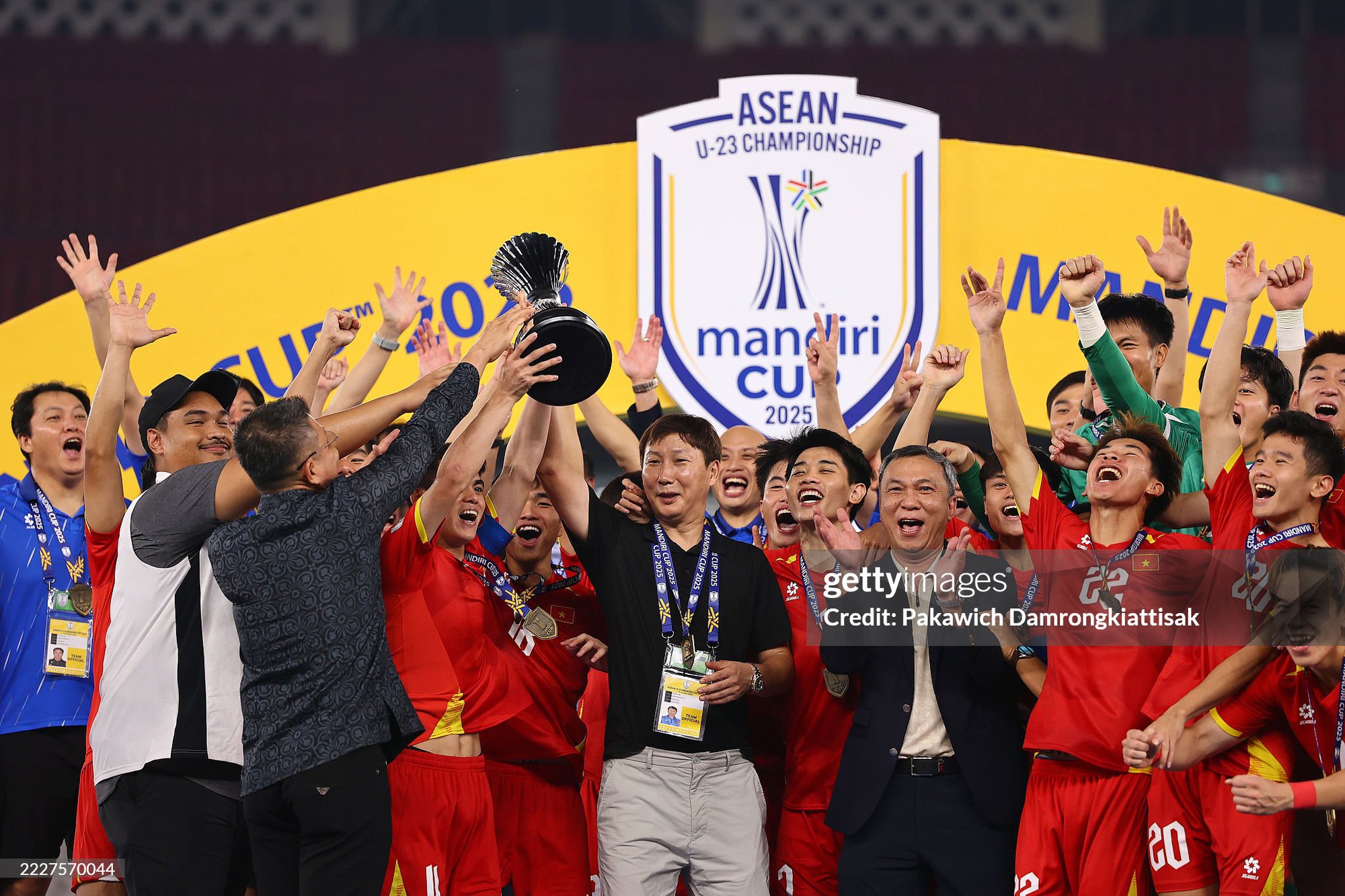 HLV Kim Sang-sik sắp hết hạn hợp đồng, sẽ đi tiếp hay chia tay bóng đá Việt Nam?- Ảnh 2.