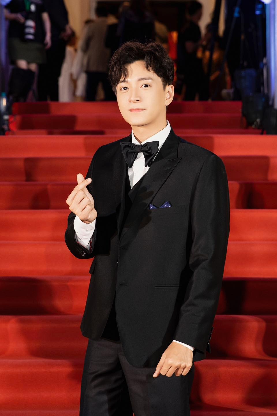 Ngoại hình điển trai của “phú ông” showbiz Việt, mỗi quận sở hữu 2 căn nhà, U40 chưa vợ- Ảnh 7.