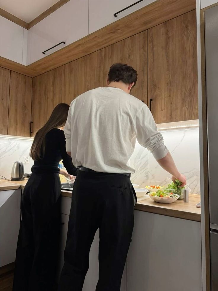 Tưởng cưới được giám đốc tài ba, ai ngờ lấy về mới biết chồng còn thua cả… sinh viên năm nhất- Ảnh 1.