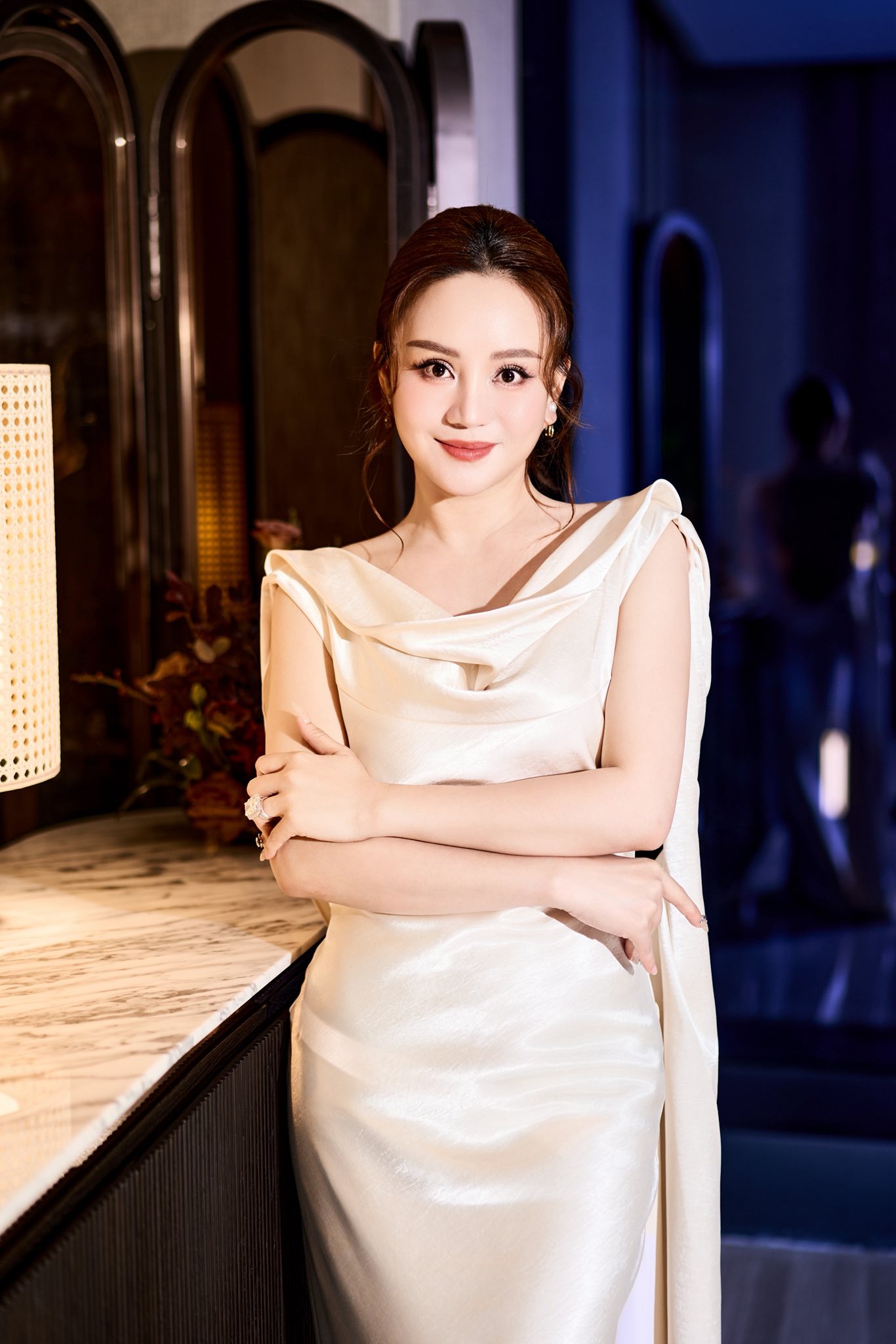 Nữ ca sĩ “sượng trân” khi được giới thiệu là nghệ sĩ “sạch”, lập tức đính chính: Không thích drama mà drama thích tôi- Ảnh 2. Nữ ca sĩ “sượng trân” khi được giới thiệu là nghệ sĩ “sạch”, lập tức đính chính: Không thích drama mà drama thích tôi- Ảnh 2.