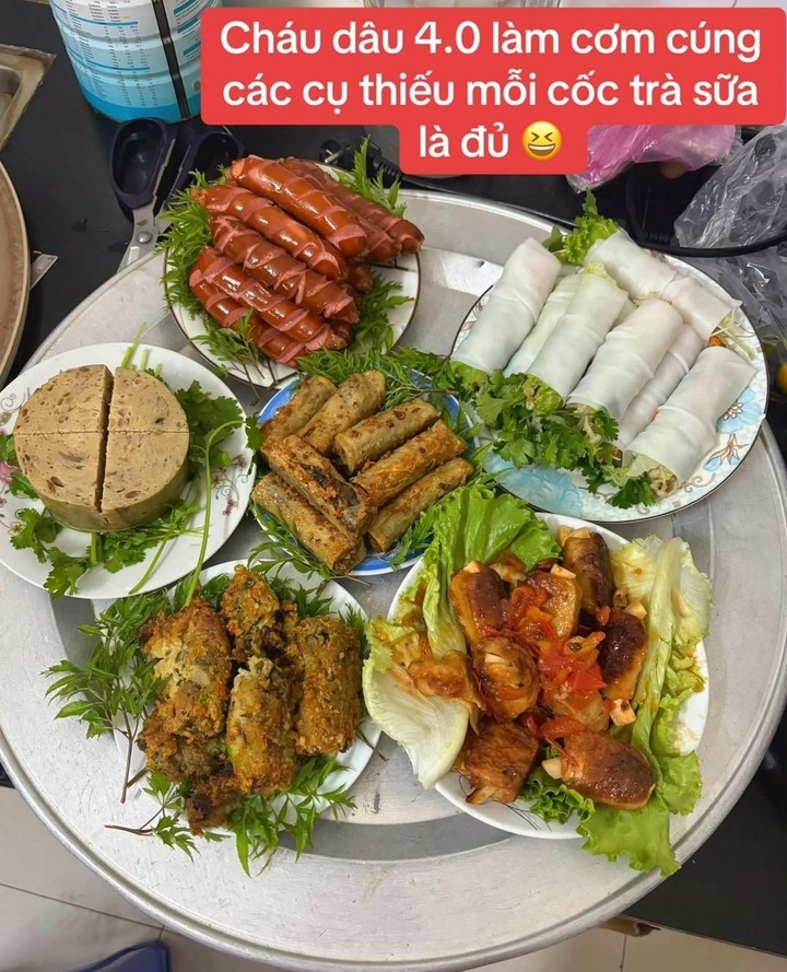 Tranh cãi quanh mâm cúng '4.0 thiếu mỗi trà sữa' của cô gái Hưng Yên- Ảnh 1.