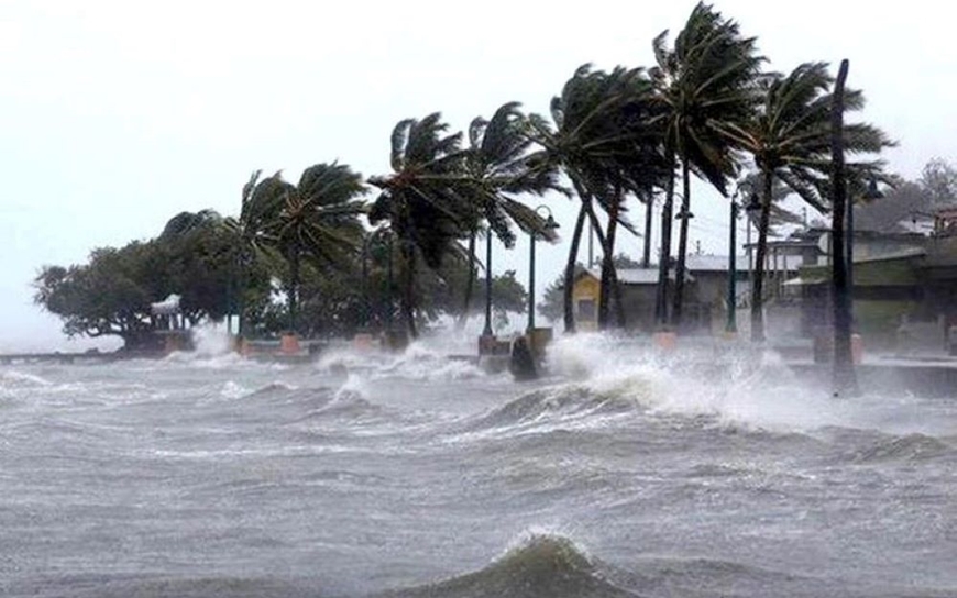 Tin bão khẩn cấp: Bão số 10 giật cấp 16, biển động dữ dội- Ảnh 2. Bão số 10 Bualoi di chuyển rất nhanh, cảnh báo nóng người dân 5 tỉnh, thành phố sau