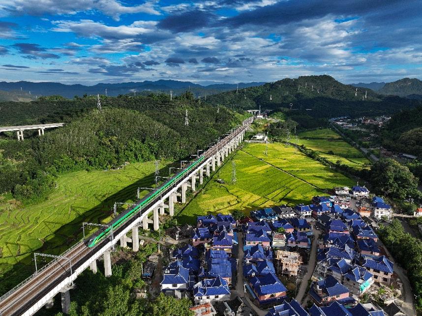 ‘Hành lang vàng’ Trung Quốc – Lào: Chuyến tàu 26 tiếng thay đổi cuộc chơi thương mại khu vực- Ảnh 4.