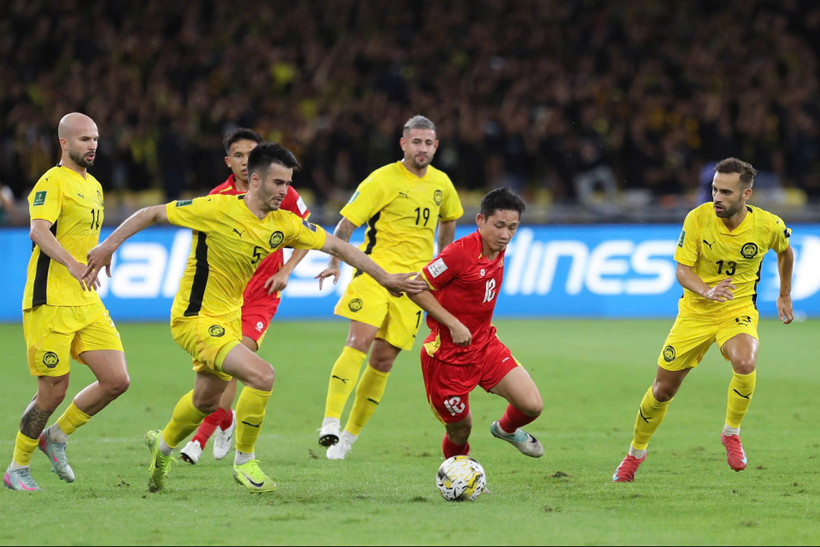 Nóng: Malaysia bị FIFA trừng phạt vì 7 cầu thủ nhập tịch, tuyển Việt Nam có thể được xử thắng 3-0- Ảnh 1.