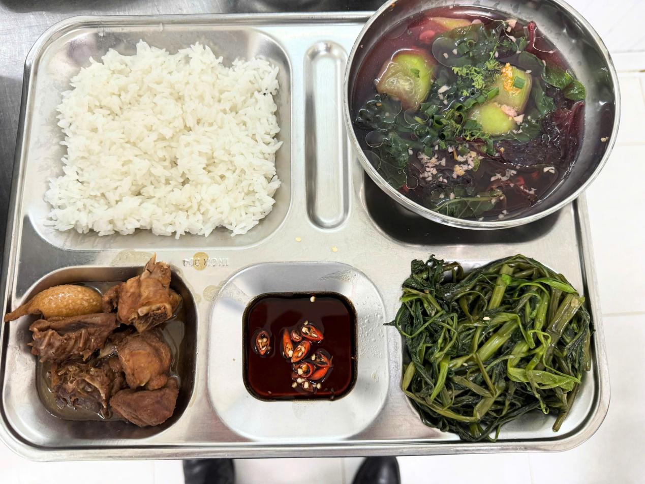 Dự án Bữa ăn học đường được ‘làm mới’ với sáng kiến “Quầy Buffet rau”- Ảnh 1.