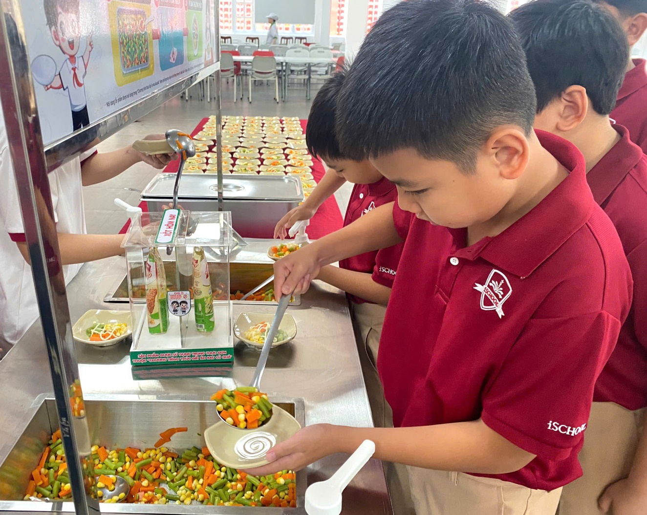Dự án Bữa ăn học đường được ‘làm mới’ với sáng kiến “Quầy Buffet rau”- Ảnh 4.