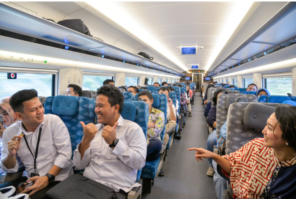 Đường sắt cao tốc tỷ đ&ocirc; do Trung Quốc cấp vốn bị thua lỗ: Nước ĐNA phải t&igrave;m c&aacute;ch xử l&yacute; khoản nợ khổng lồ- Ảnh 1.