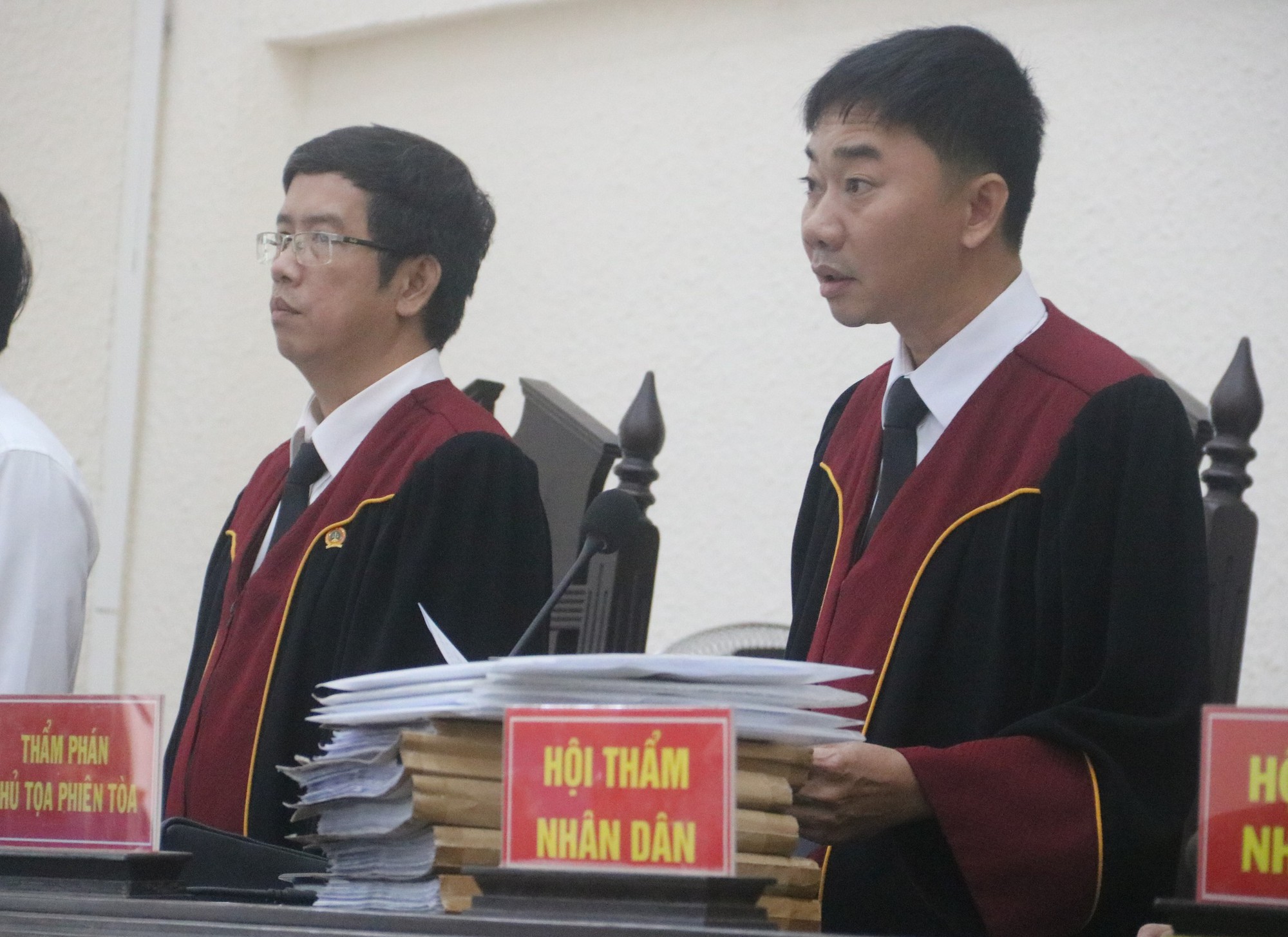 Tuyên án cựu Giám đốc Điện lực Bình Thuận và Chủ tịch Tập đoàn Tuấn Ân- Ảnh 3. Tuyên án cựu Giám đốc Điện lực Bình Thuận và Chủ tịch Tập đoàn Tuấn Ân- Ảnh 3.