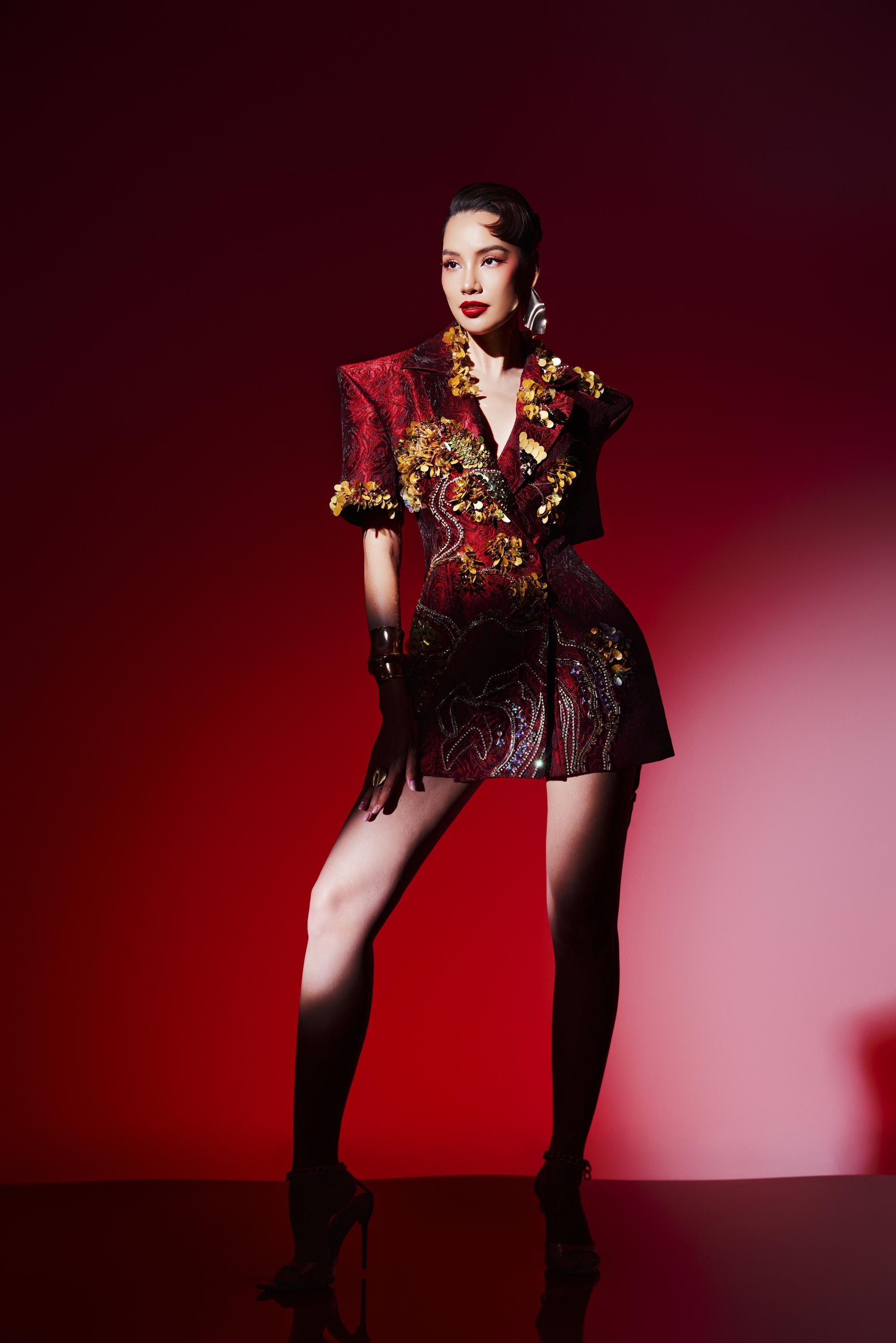 NTK Thanh Hương Bùi tái hợp 3 nàng hậu trước thềm Shanghai Fashion Week SS26- Ảnh 7. NTK Thanh Hương Bùi tái hợp 3 nàng hậu trước thềm Shanghai Fashion Week SS26- Ảnh 7.