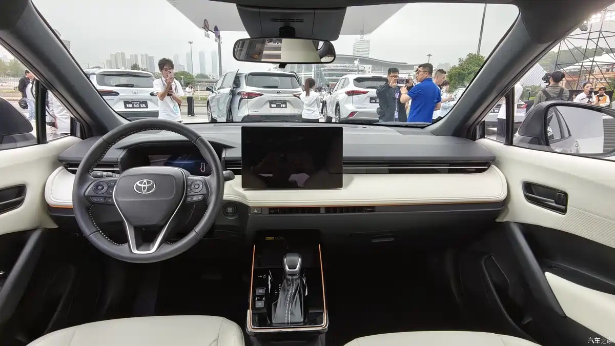 Toyota Corolla Cross 2026 ra mắt sát Việt Nam với tên gọi khác: Có điểm như xe điện, màn hình khủng, động cơ hybrid mạnh hơn- Ảnh 4.