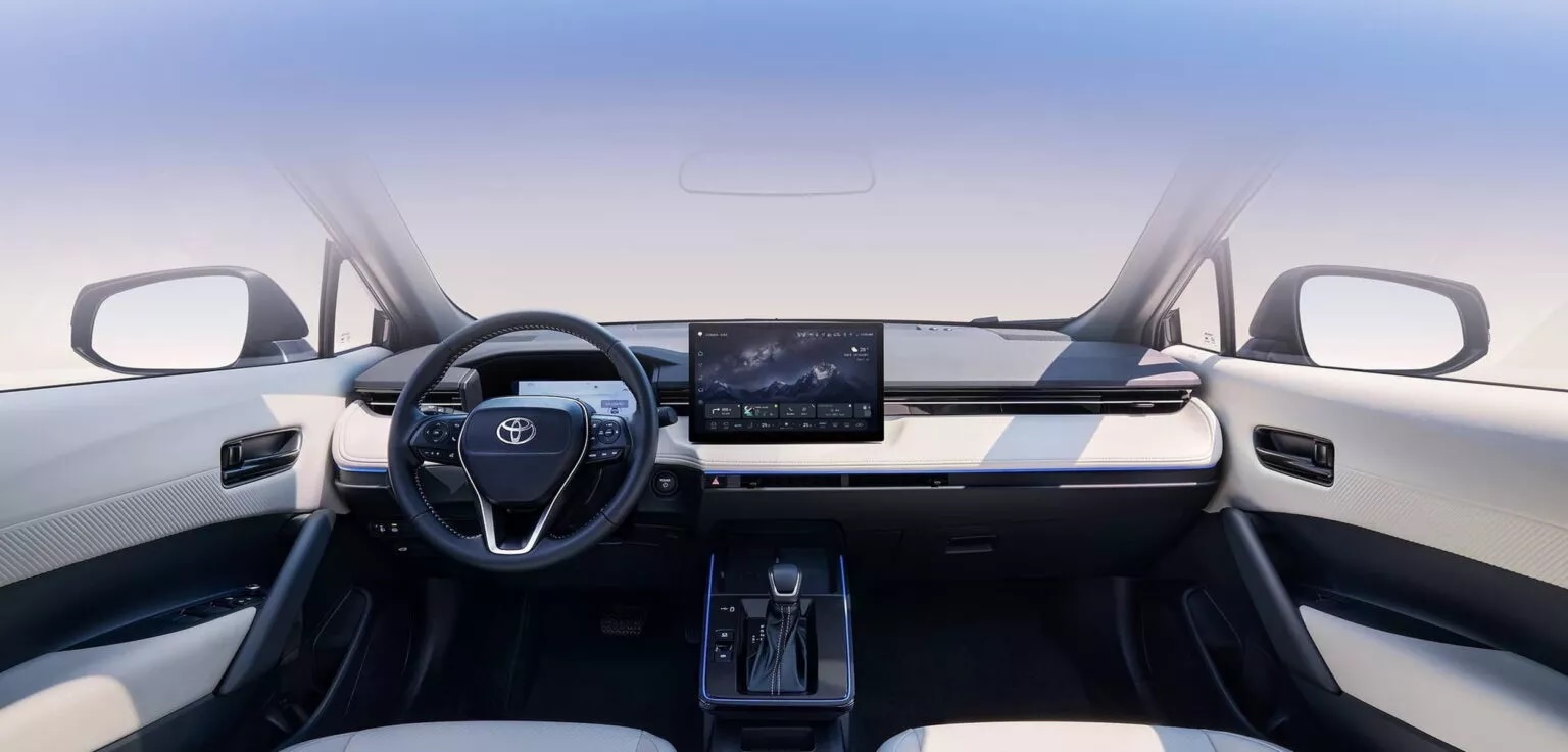 Toyota Corolla Cross 2026 ra mắt sát Việt Nam với tên gọi khác: Có điểm như xe điện, màn hình khủng, động cơ hybrid mạnh hơn- Ảnh 13.