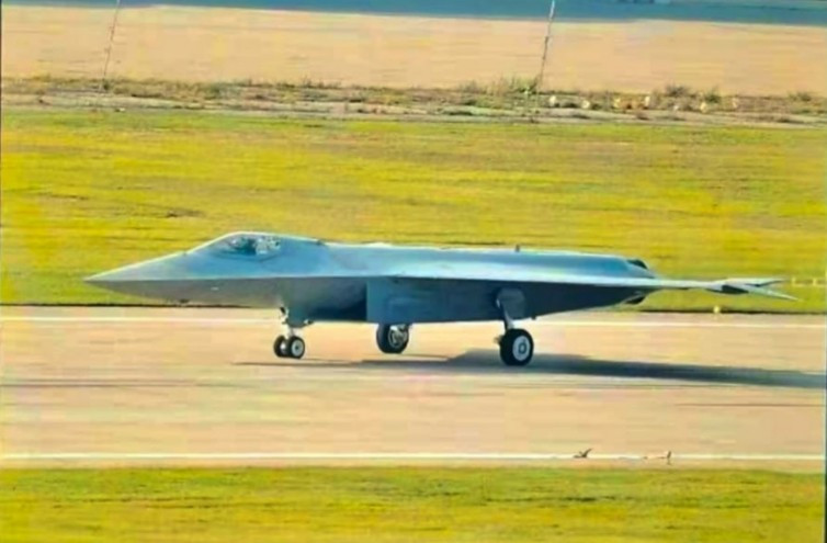 Tiêm kích thế hệ 6 không xác định được phát hiện ở Trung Quốc- Ảnh 2.