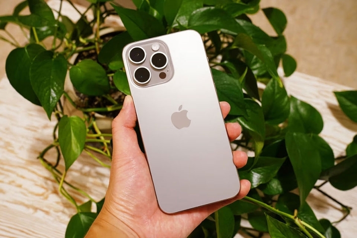 Điều gì xảy ra nếu thay pin iPhone không chính hãng- Ảnh 1.