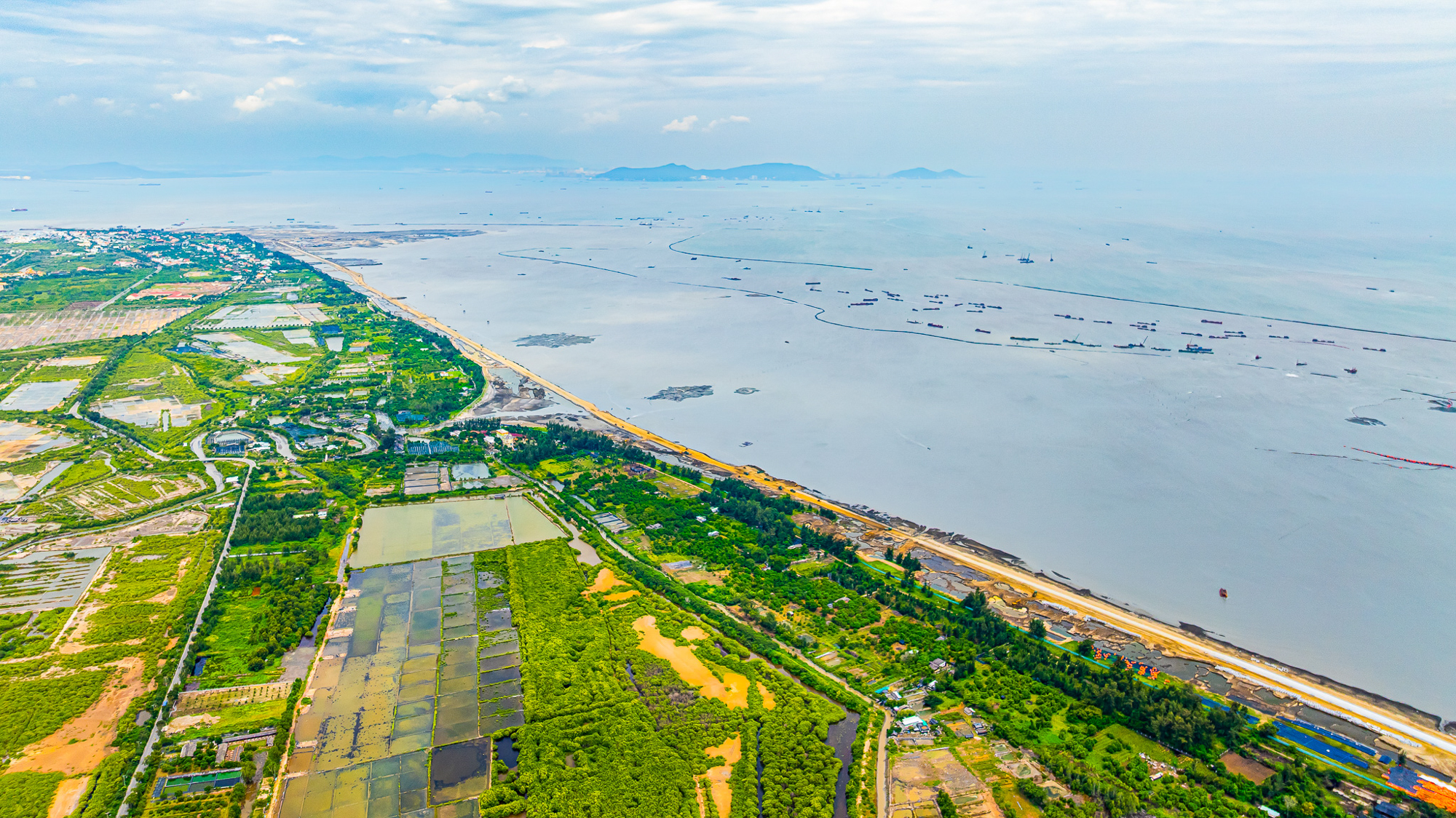 Môi giới, nhà đầu tư nườm nượp kéo về siêu dự án Vinhomes Cần Giờ, khách sạn nhà nghỉ cháy phòng, giá đất xung quanh tăng giá mạnh- Ảnh 6.