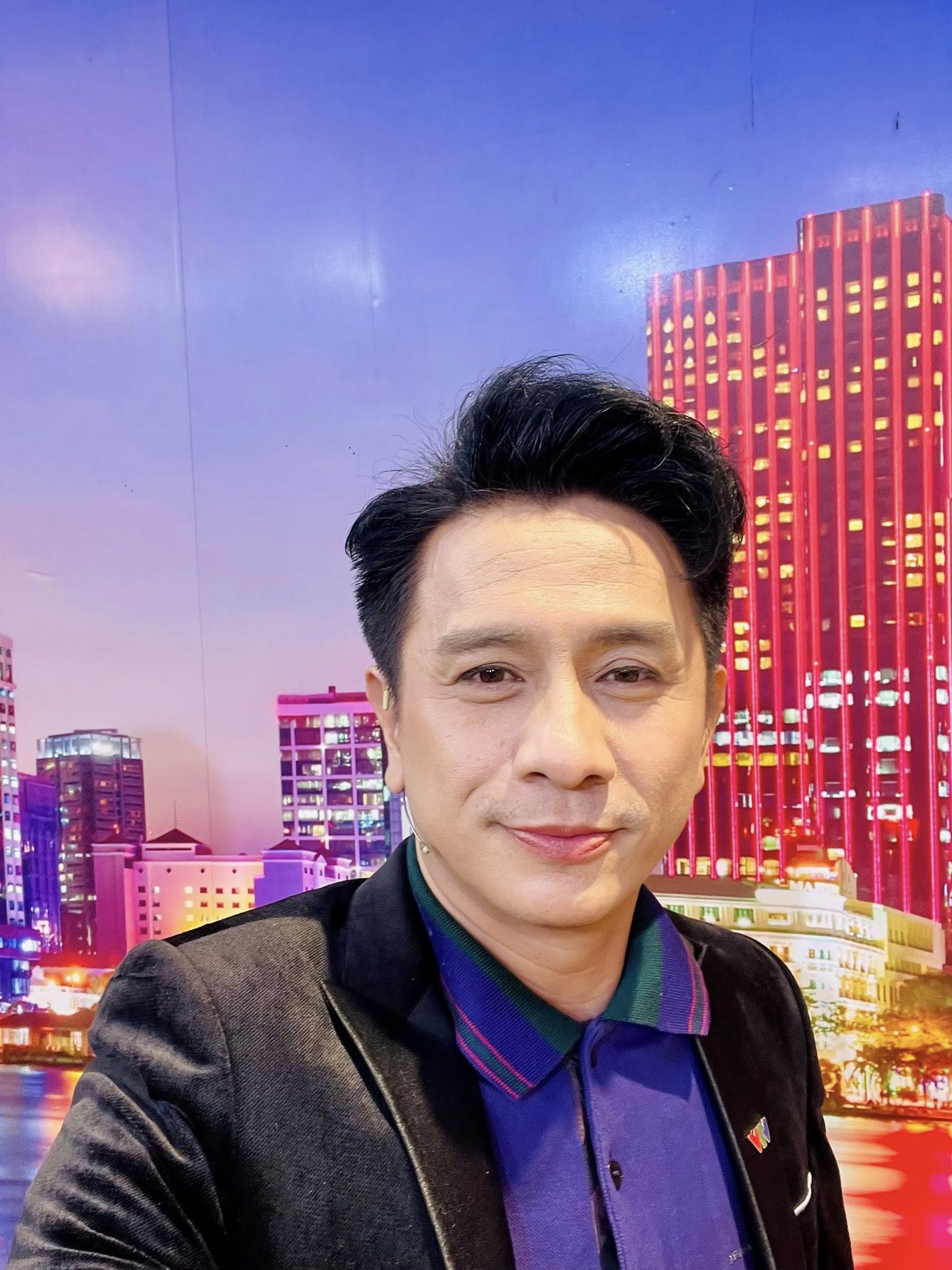 Ngoại hình nam nghệ sĩ thay Thành Lộc giữ chức Giám đốc Nghệ thuật, 50 tuổi vẫn độc thân, sống cùng mẹ- Ảnh 4.