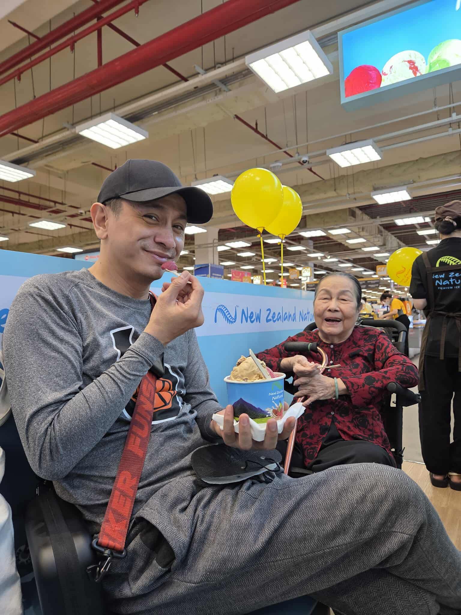 Ngoại hình nam nghệ sĩ thay Thành Lộc giữ chức Giám đốc Nghệ thuật, 50 tuổi vẫn độc thân, sống cùng mẹ- Ảnh 10.