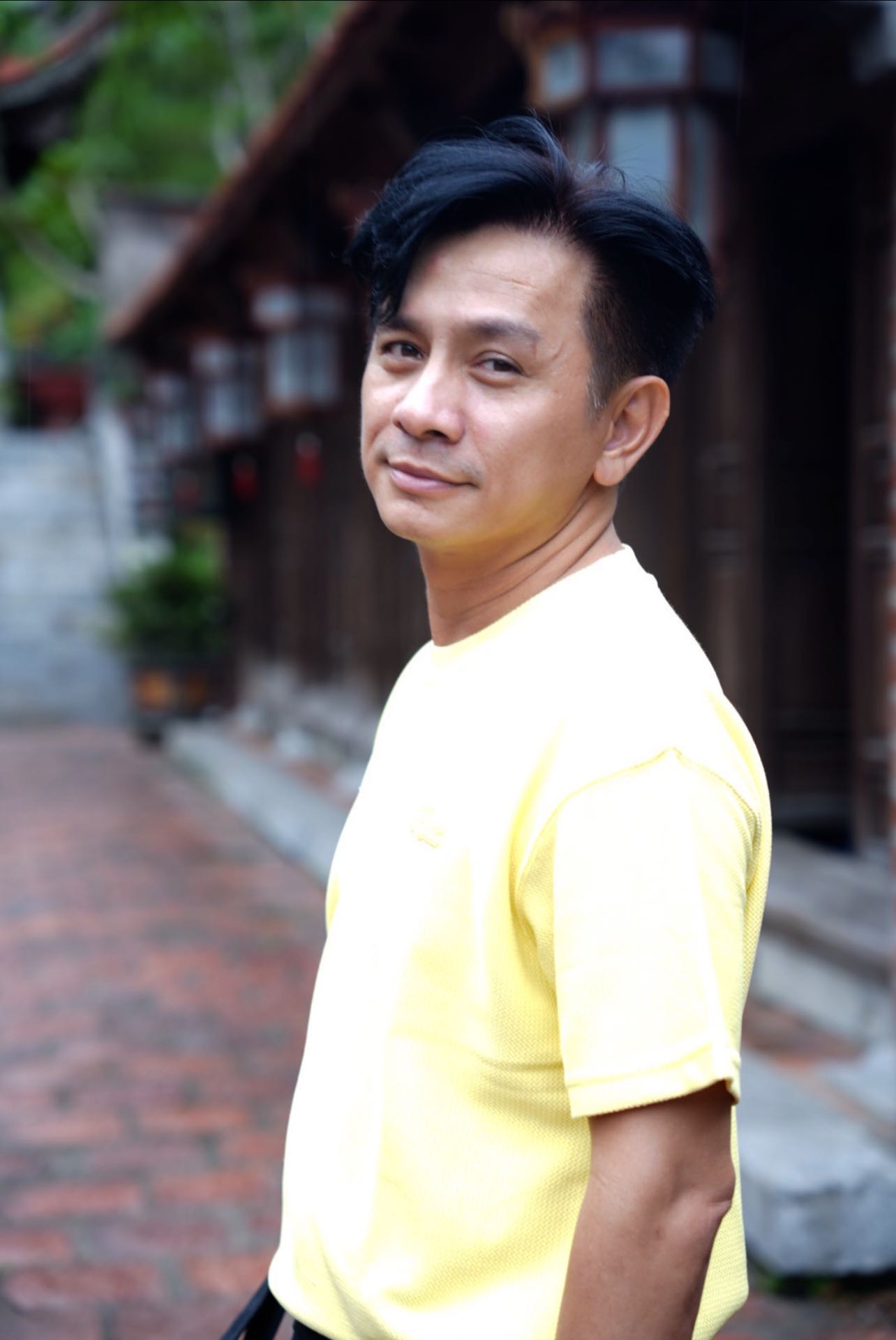 Ngoại hình nam nghệ sĩ thay Thành Lộc giữ chức Giám đốc Nghệ thuật, 50 tuổi vẫn độc thân, sống cùng mẹ- Ảnh 2.