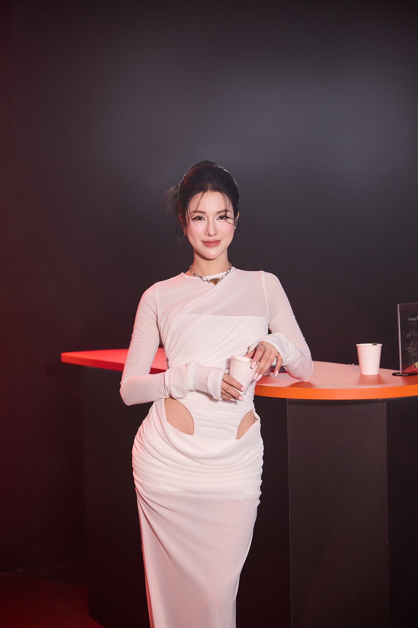 Thêm 1 cặp chị - em Vbiz lệch 11 tuổi đang muốn "đòi danh phận"?- Ảnh 10.