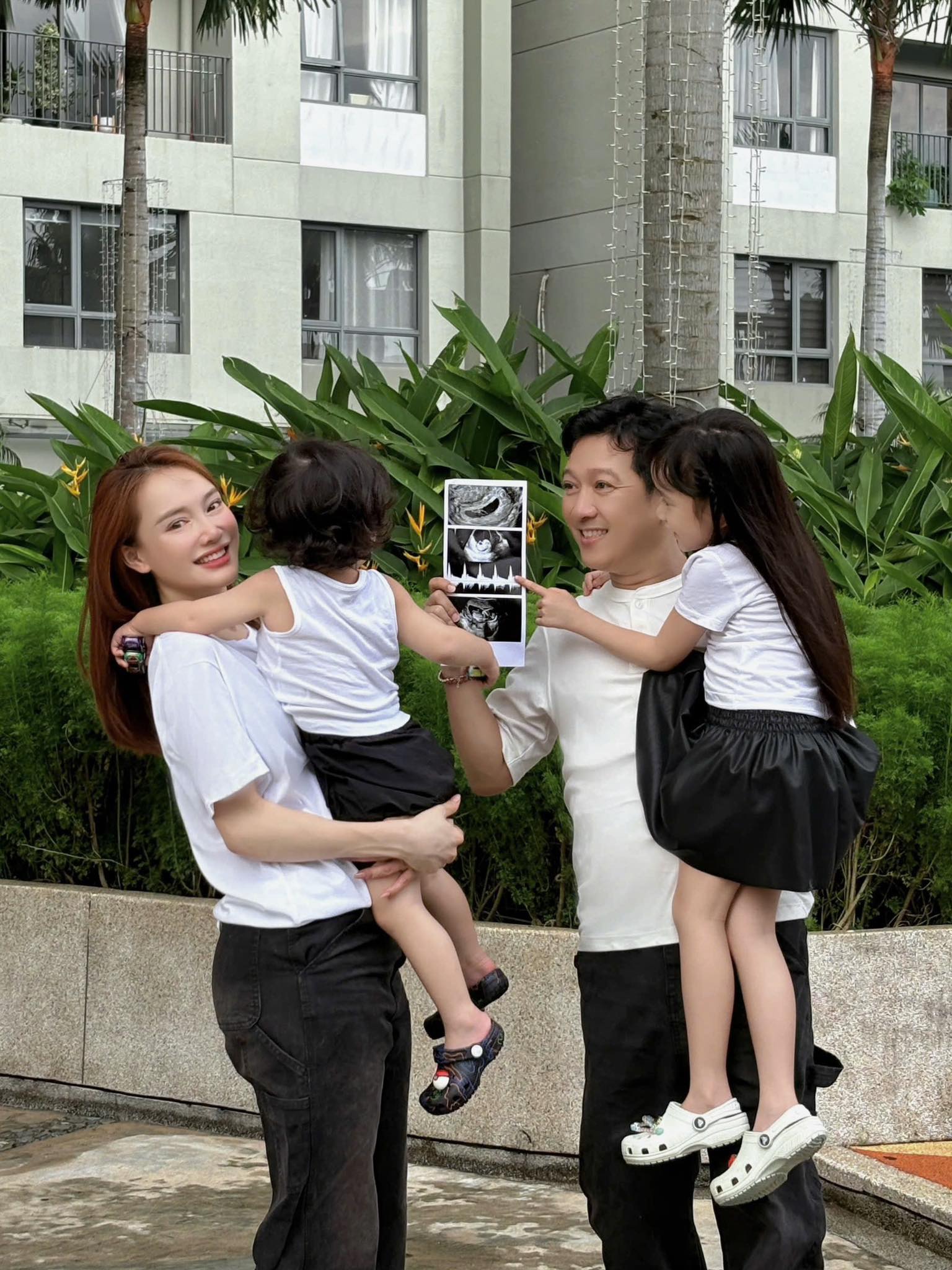 Lý do gì khiến Nhã Phương liên tục mang bầu, sinh con cùng Trường Giang?- Ảnh 2.