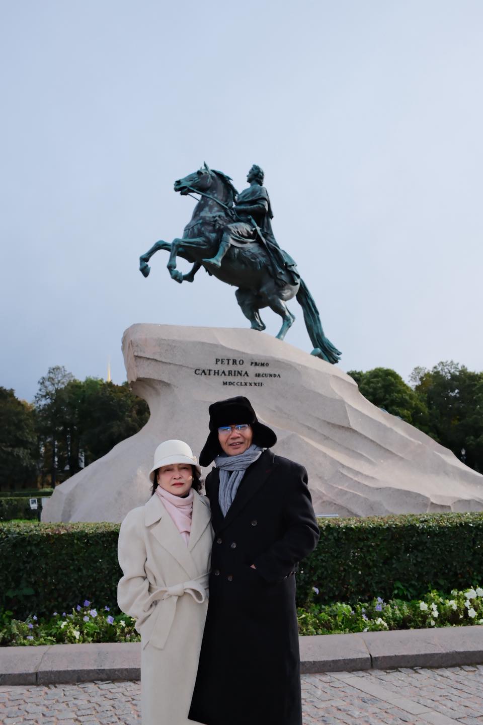 Hòa Minzy: "Nếu con có tất cả nhưng không còn bố mẹ ở bên thì tiền bạc cũng chẳng ích gì nữa"- Ảnh 2.