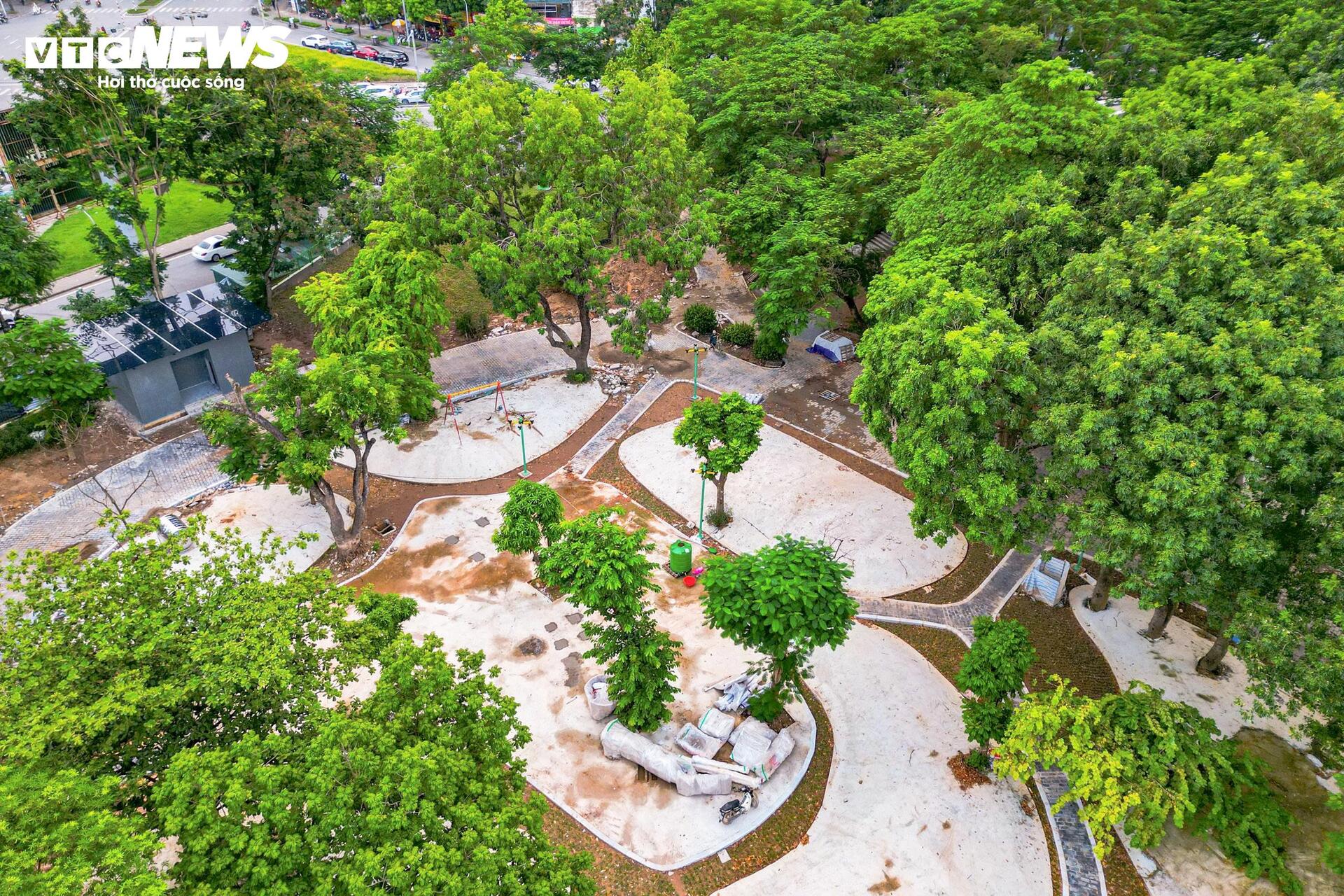 Hà Nội: Công viên Nghĩa Đô 'lột xác', xuất hiện cầu đi bộ hình cây đàn độc đáo- Ảnh 5.