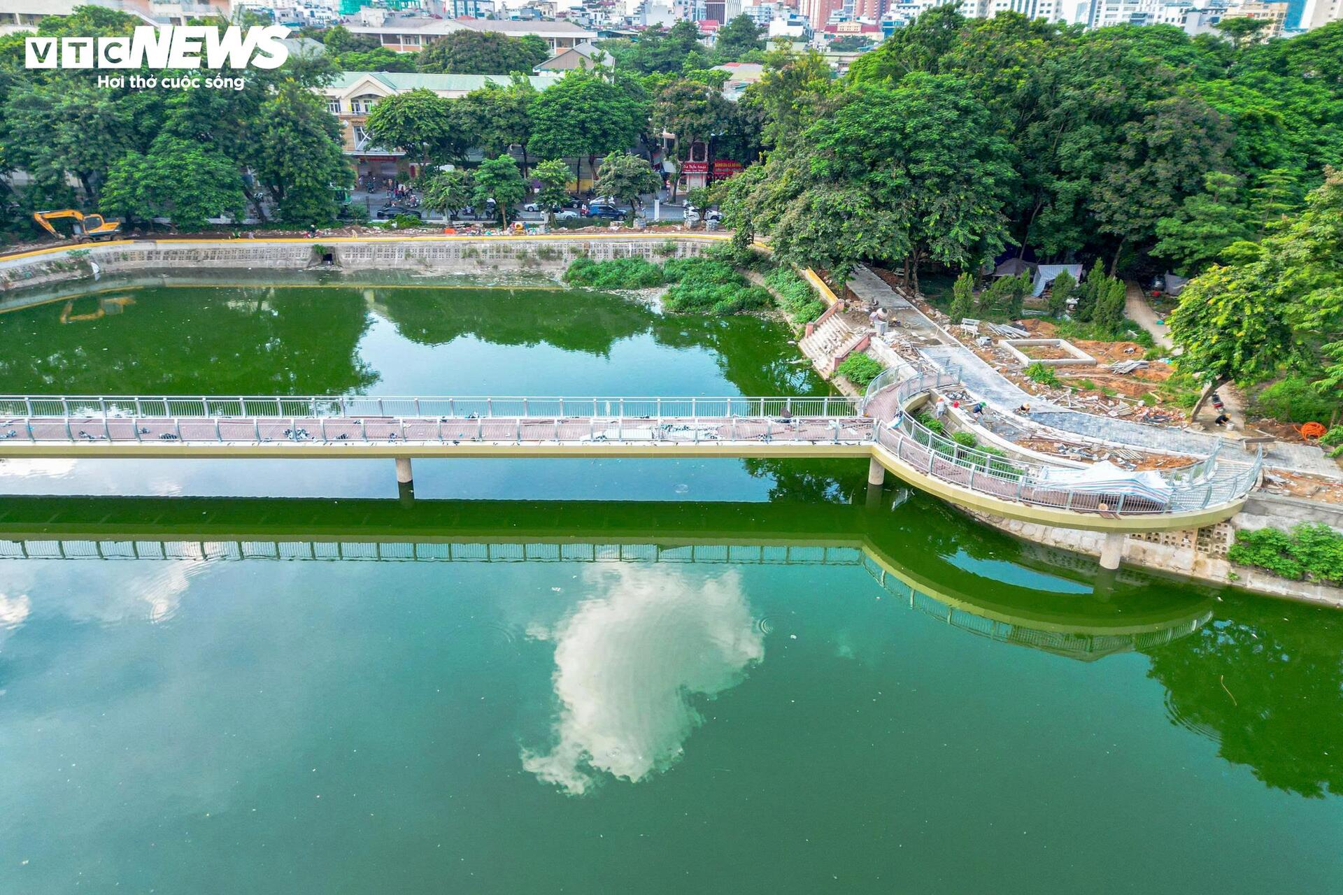Hà Nội: Công viên Nghĩa Đô 'lột xác', xuất hiện cầu đi bộ hình cây đàn độc đáo- Ảnh 9.
