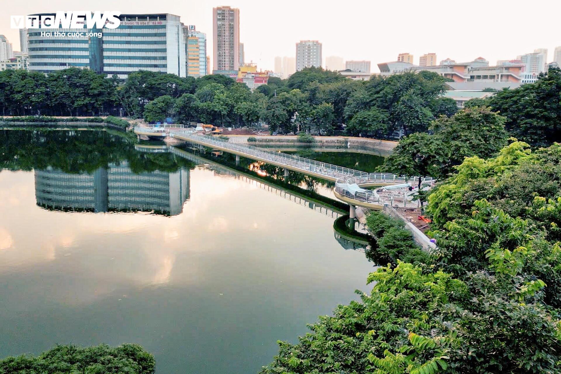 Hà Nội: Công viên Nghĩa Đô 'lột xác', xuất hiện cầu đi bộ hình cây đàn độc đáo- Ảnh 11.