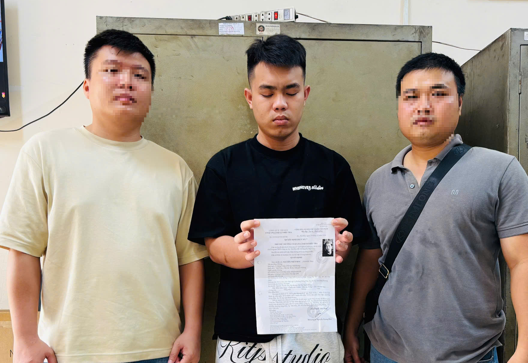 Trốn truy nã, cùng bạn gái vào khách sạn thì bị bắt- Ảnh 1.