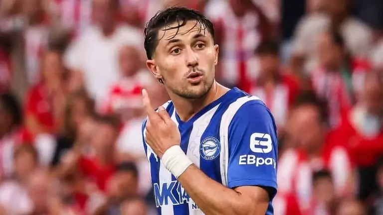 Tuyển Malaysia khiến các CLB châu Âu và Nam Mỹ vạ lây, tiền đạo từng xé lưới ĐTVN nguy cơ thất nghiệp- Ảnh 1. Tuyển Malaysia khiến các CLB châu Âu và Nam Mỹ vạ lây, tiền đạo từng xé lưới ĐTVN nguy cơ thất nghiệp- Ảnh 1.