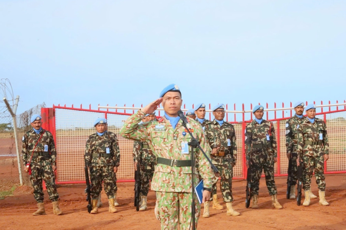 Nghi lễ đặc biệt tiễn Đội C&ocirc;ng binh số 3 Việt Nam trở về Tổ quốc- Ảnh 5.