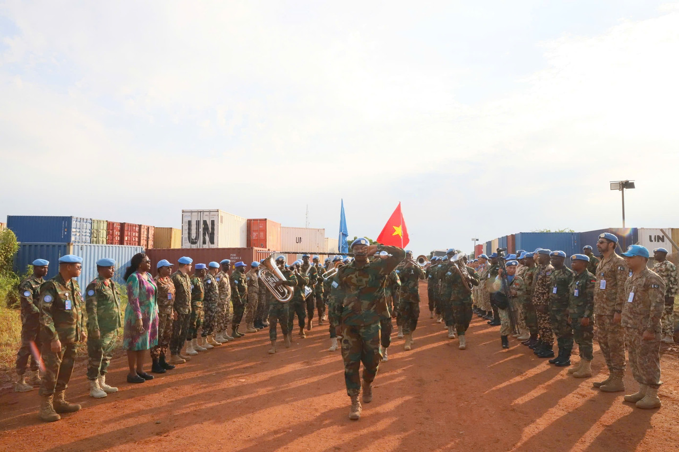 Nghi lễ đặc biệt tiễn Đội C&ocirc;ng binh số 3 Việt Nam trở về Tổ quốc- Ảnh 3.