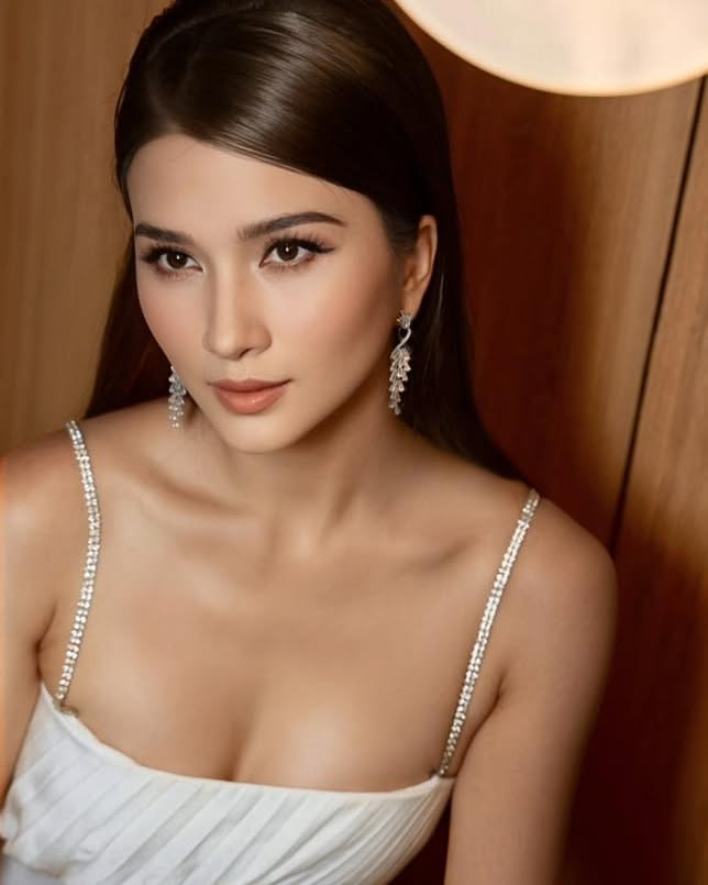 Diễn viên xinh đẹp bậc nhất Việt Nam: Ở tuổi U40, nhan sắc bất chấp tuổi tác qua cam thường- Ảnh 9. Diễn viên xinh đẹp bậc nhất Việt Nam: Ở tuổi U40, nhan sắc bất chấp tuổi tác qua cam thường- Ảnh 9.