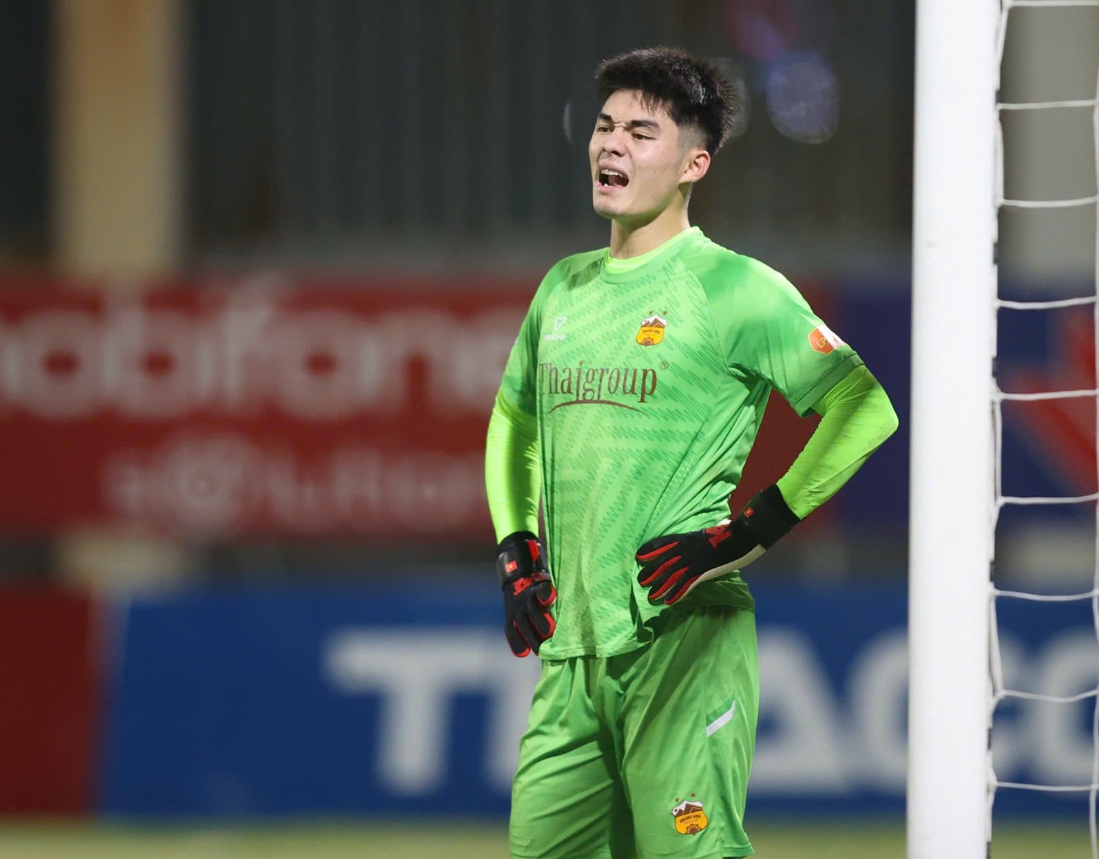 HAGL thiết lập cột mốc tệ nhất lịch sử CLB ở V.League, tiếp tục chìm sâu ở đáy bảng xếp hạng- Ảnh 3. HAGL thiết lập cột mốc tệ nhất lịch sử CLB ở V.League, tiếp tục chìm sâu ở đáy bảng xếp hạng- Ảnh 3.